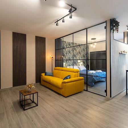 Urban Chic Luxury Suite Apartments Roma Esterno foto