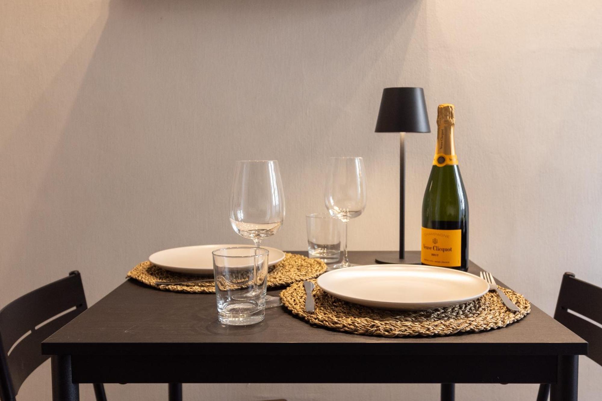 Urban Chic Luxury Suite Apartments Roma Esterno foto